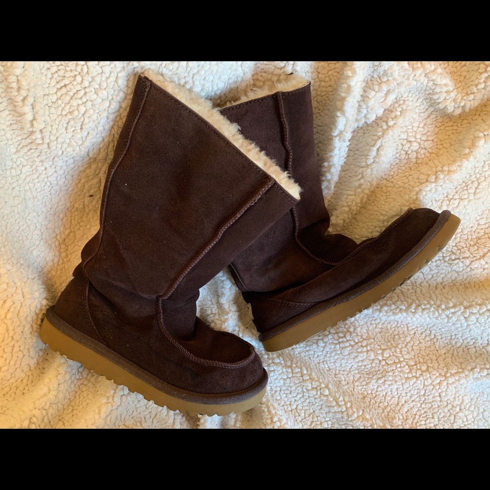 UGG BOOTS